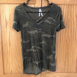 Camo cross cross shirt size s